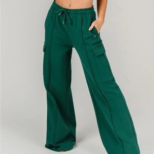 ZYIA Pine Retreat Wide Leg Cargo Joggers NWTB